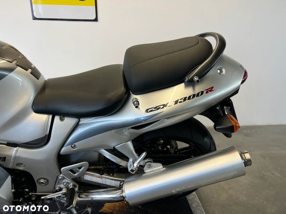 Suzuki GSX - 16