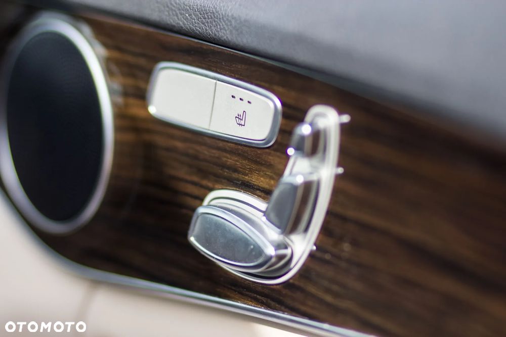 Mercedes-Benz Klasa C 300 9G-TRONIC Exclusive - 14