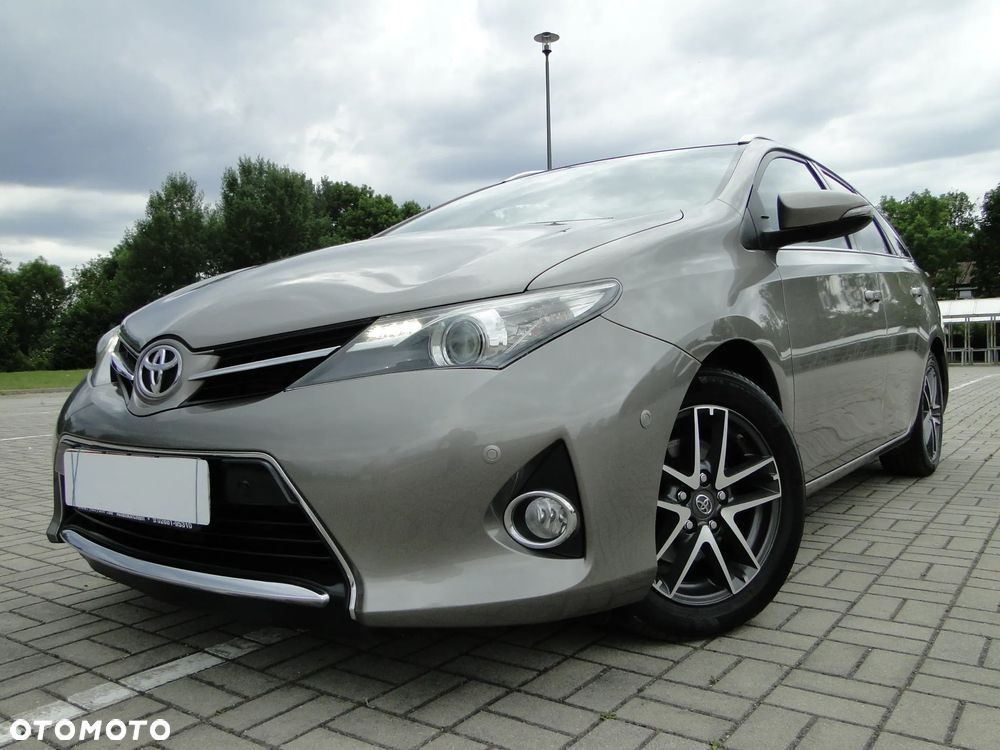 Toyota Auris 2.0 D-4D Prestige - 2