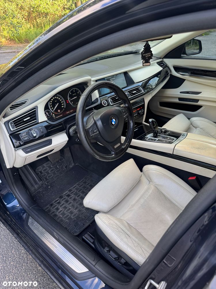 BMW Seria 7 740d xDrive - 9