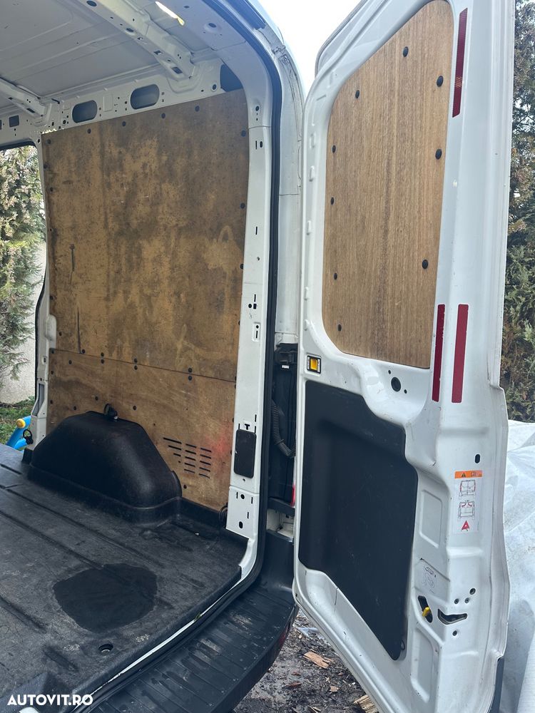 Ford Transit 2,2 - 13