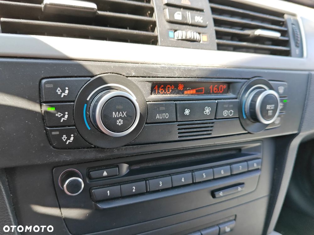 BMW Seria 3 318i - 24