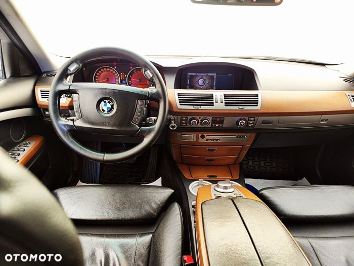 BMW Seria 7 730Ld - 24