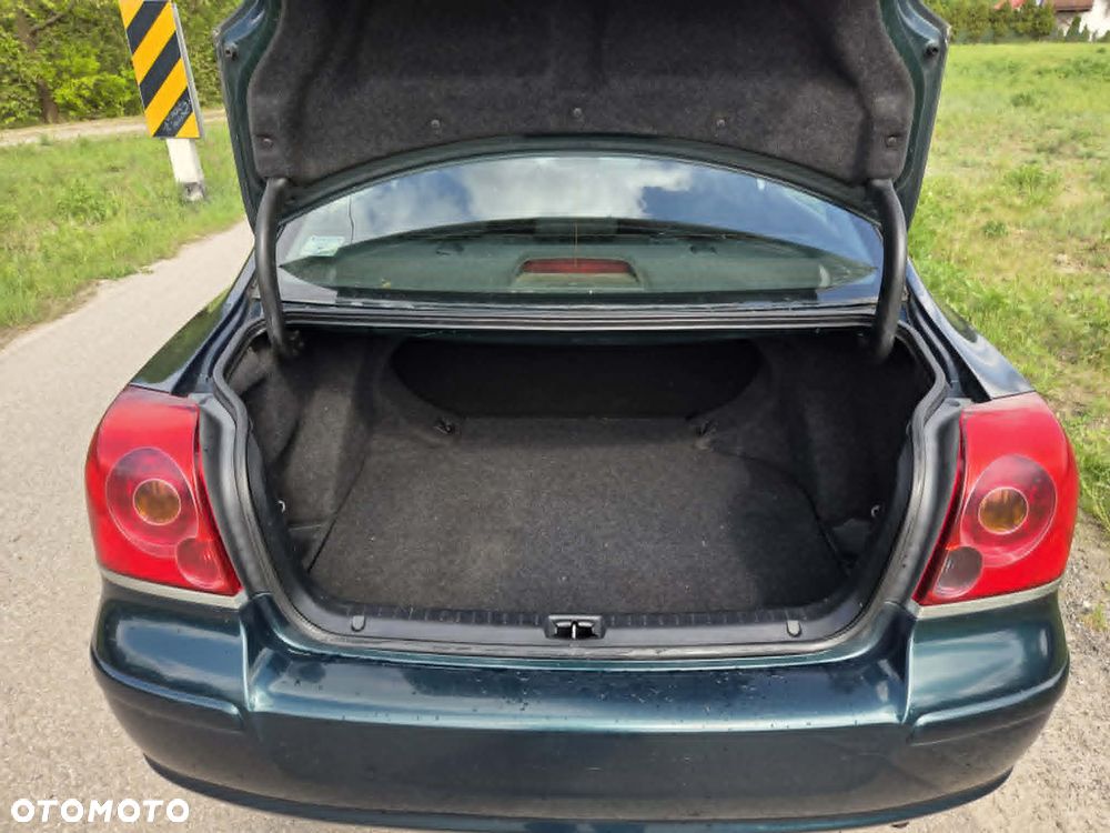 Toyota Avensis 1.8 VVT-i Terra - 4