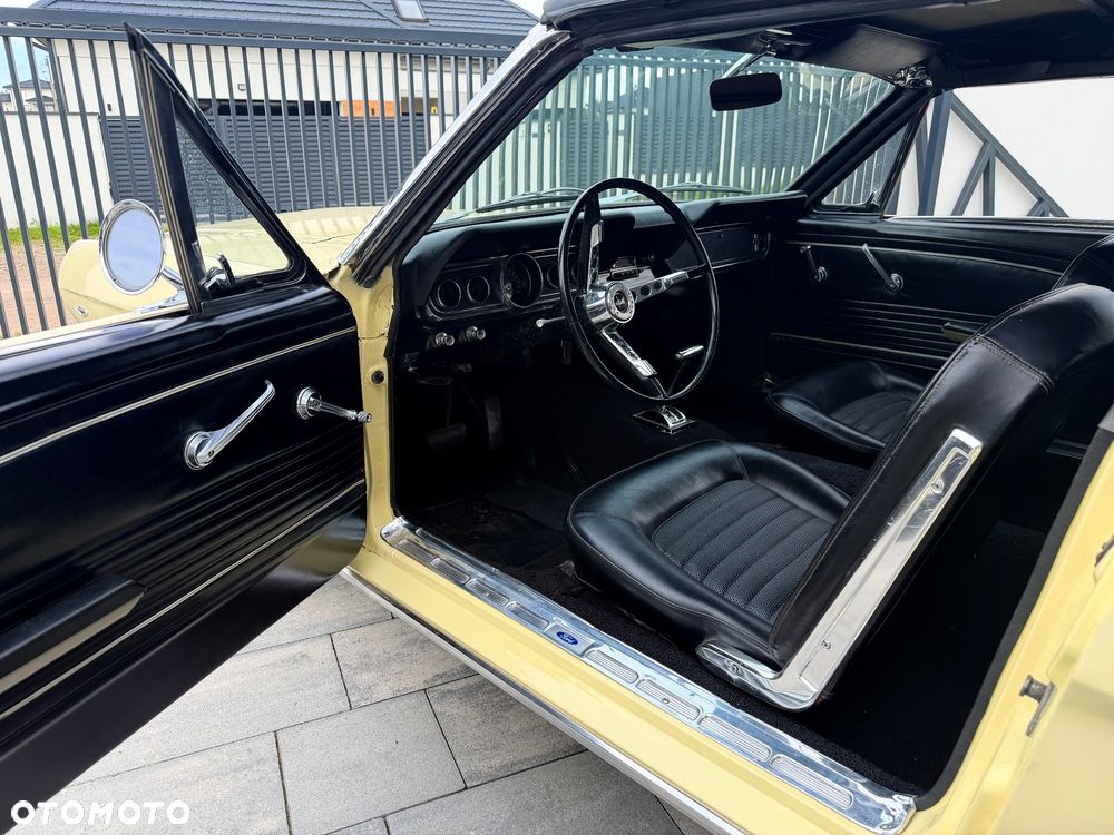 Ford Mustang - 6