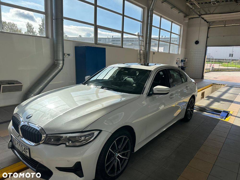 BMW Seria 3 330i Sport Line - 4
