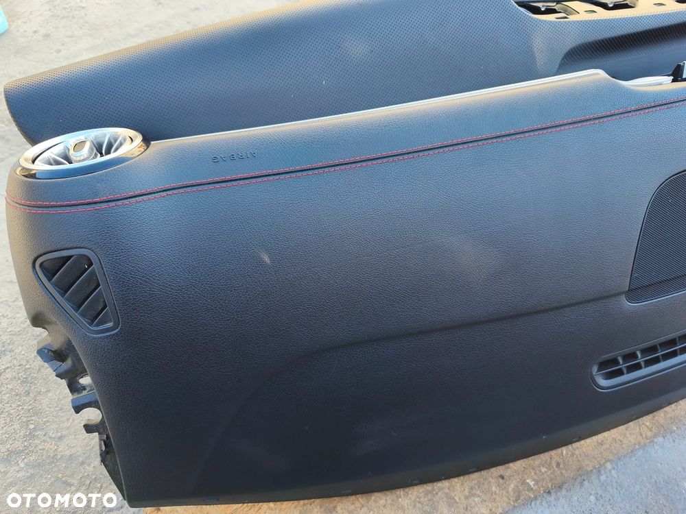 DESKA ROZDZIELCZA KONSOLA AIRBAG PODUSZKI PASY CZERWONA NIĆ MERCEDES W118 CLA AMG - 10