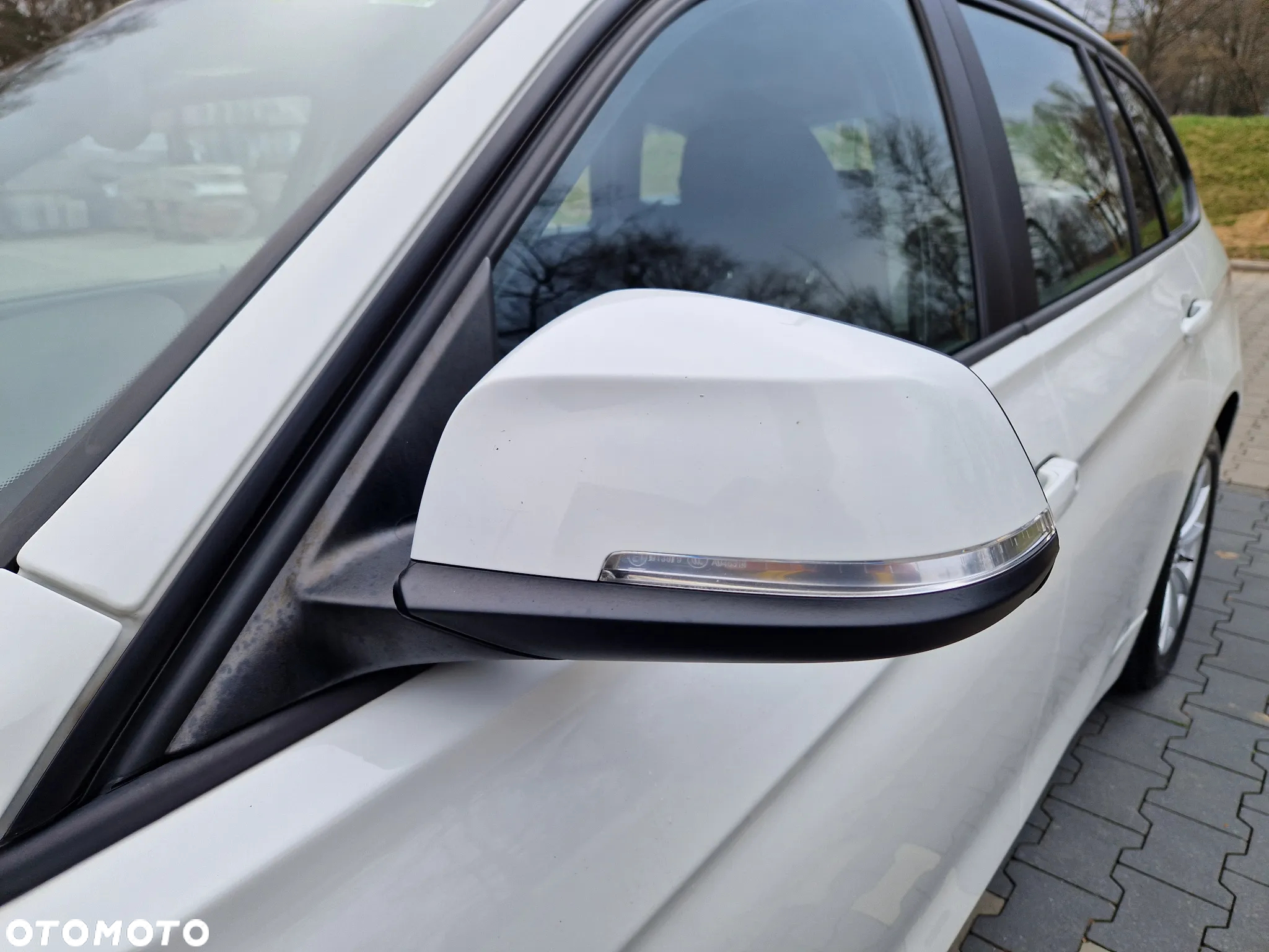 BMW Seria 3 318d Touring Advantage - 6