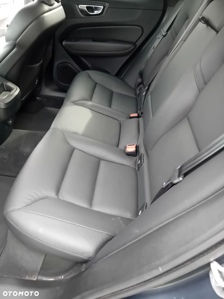 Volvo XC 60 B4 D Plus Bright - 22