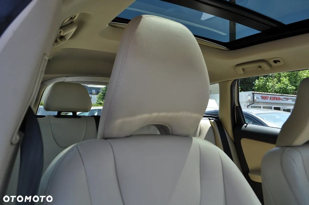 Volvo XC 60 D4 AWD Summum - 32