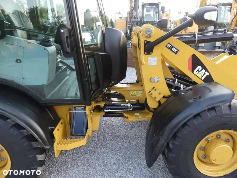 Caterpillar CAT 906H2 Z Niemiec / Tylko 3430mtg Serwis Cata / BEZ DPF / - 27