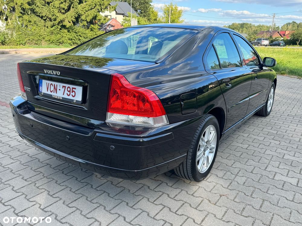 Volvo S60 2.4D Momentum - 5