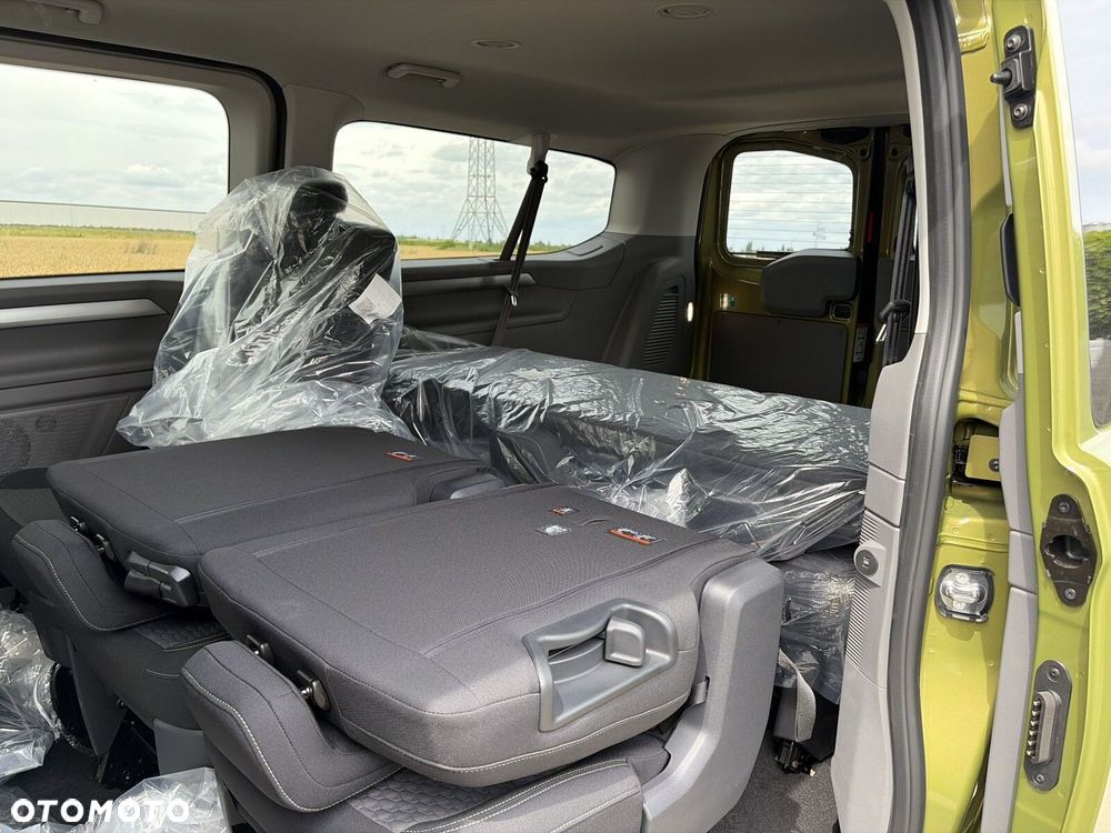 Volkswagen Caravelle - 13