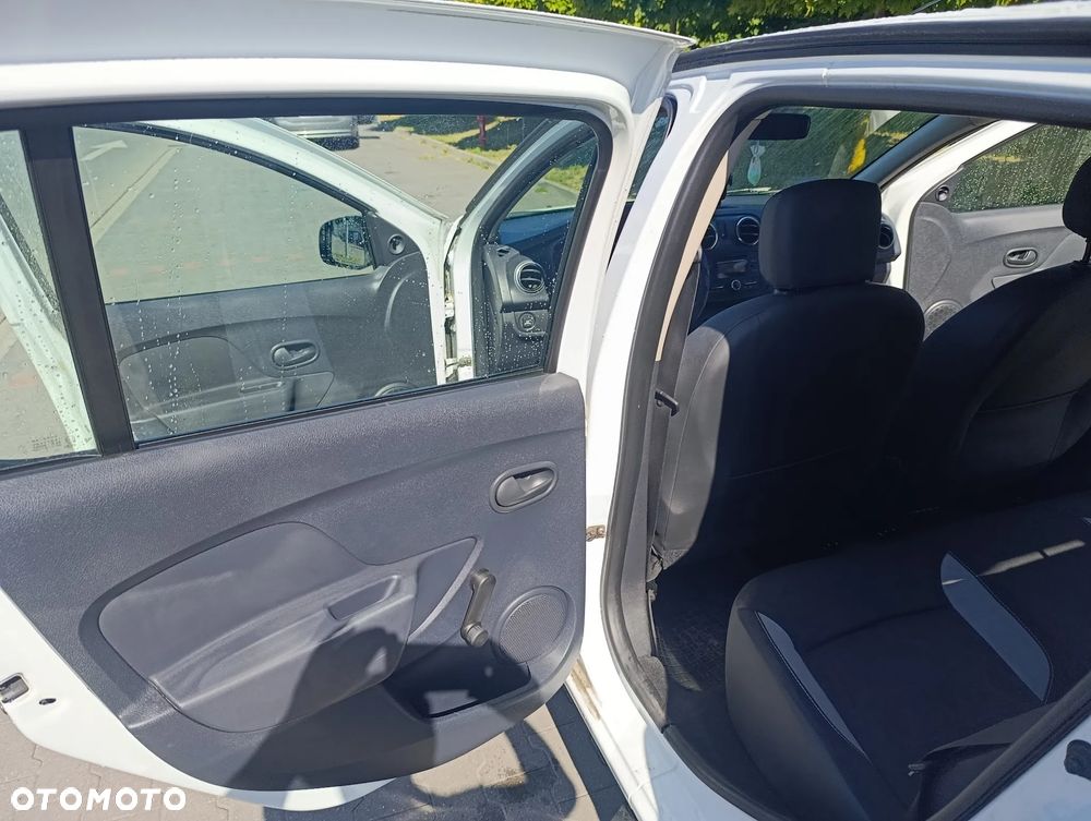 Dacia Sandero 1.2 16V Access EU6 - 4