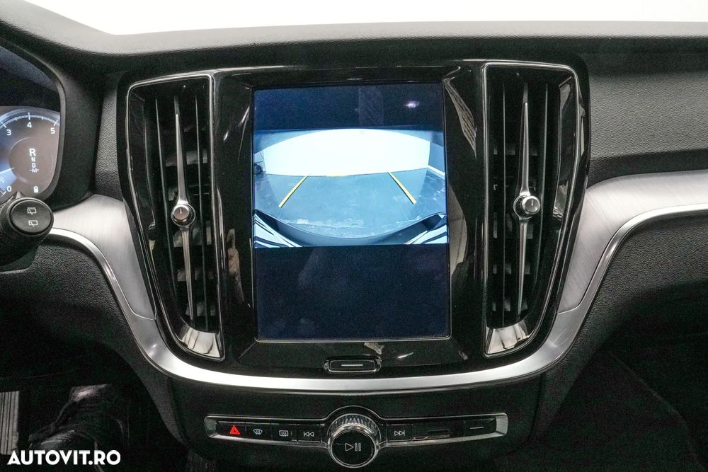 Volvo V60 B3 MHEV AT Core - 22