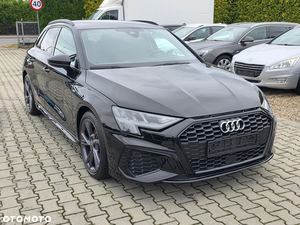 Audi A3 Sportback - 1