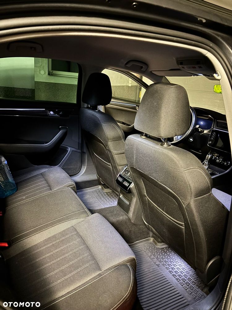 Skoda Superb 2.0 TDI SCR 4x4 Style DSG - 8