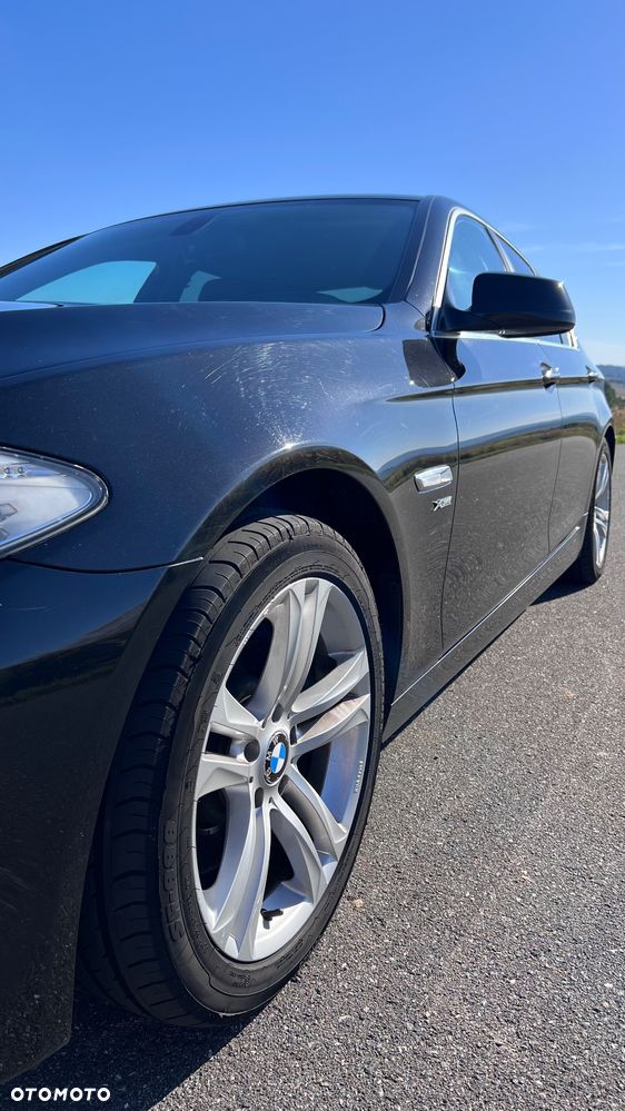 BMW Seria 5 525d xDrive - 10