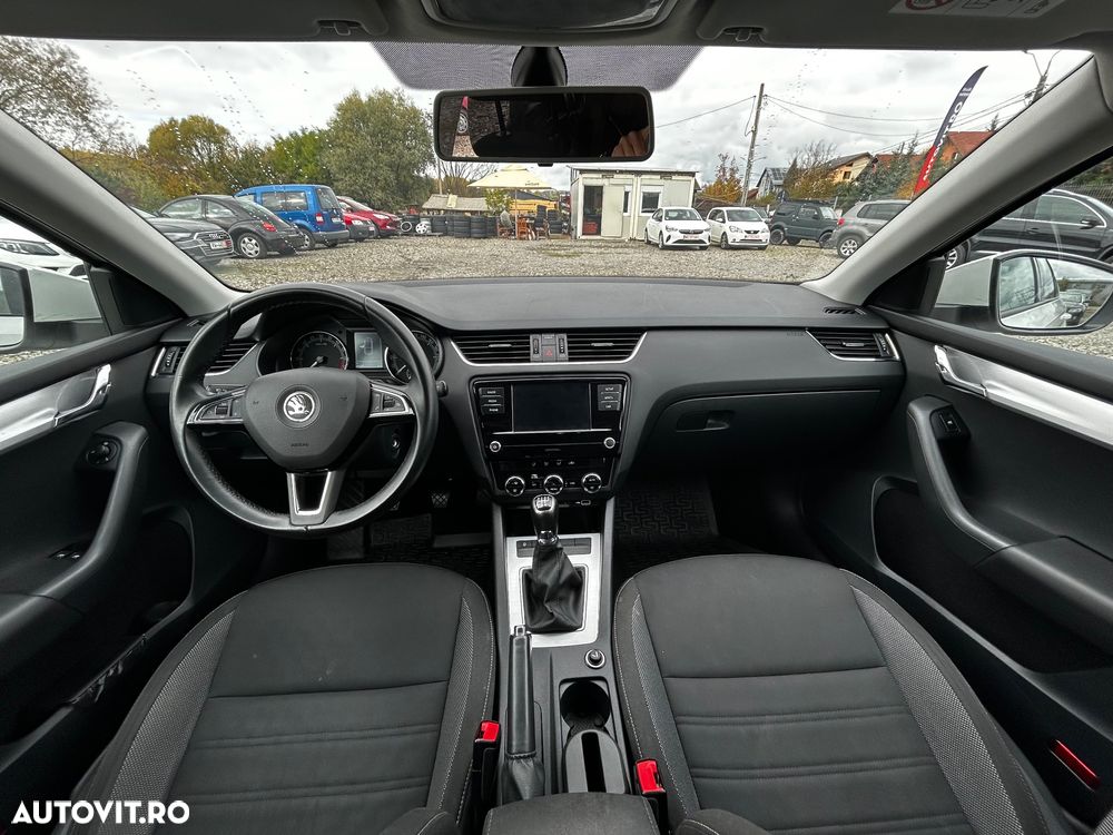 Skoda Octavia Combi Diesel 1.6 TDI Active - 2