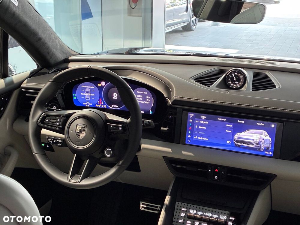 Porsche Macan - 16