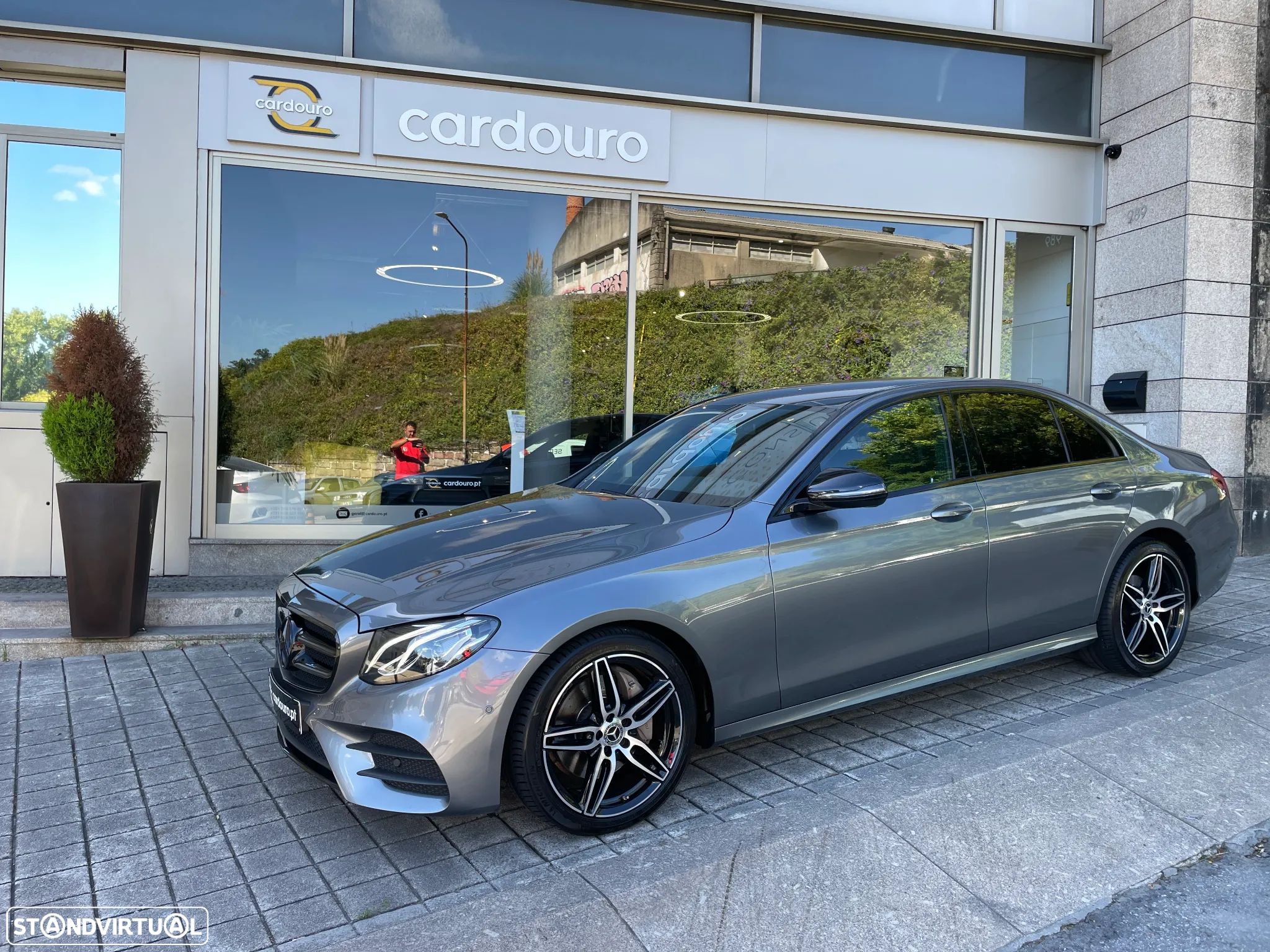 Mercedes-Benz E 220 d AMG - 1