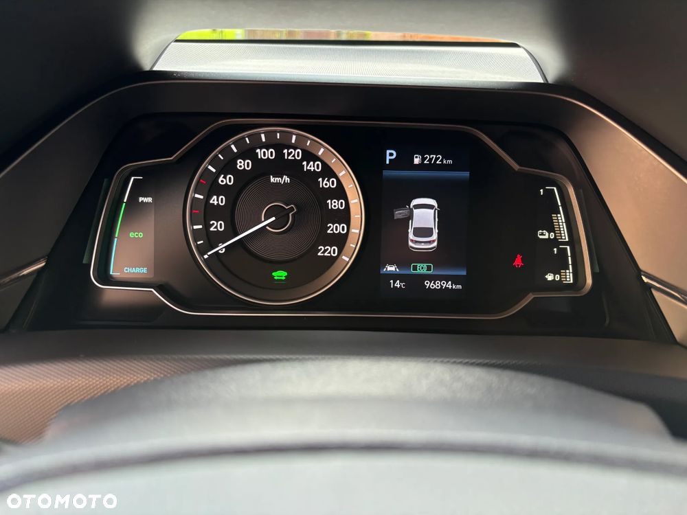 Hyundai IONIQ - 13