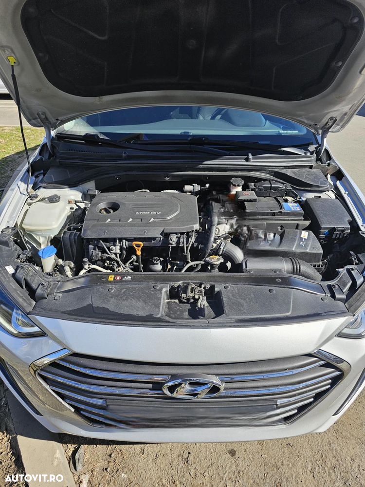 Hyundai Elantra 1.6 CRDI Highway - 15