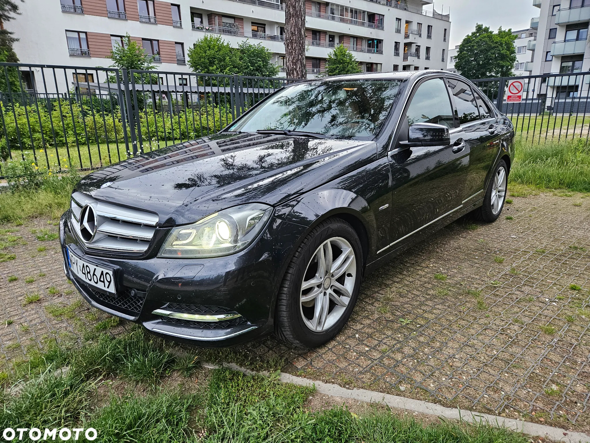 Mercedes-Benz Klasa C 180 BlueEFFICIENCY 7G-TRONIC Avantgarde - 2
