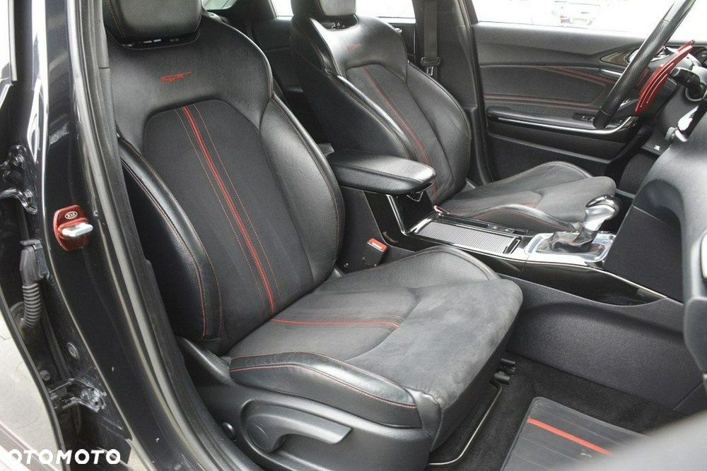 Kia ProCeed 1.6 T-GDI GT DCT - 19