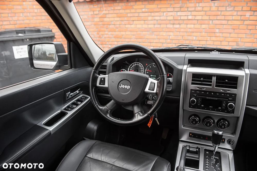 Jeep Cherokee 3.7L Limited - 25