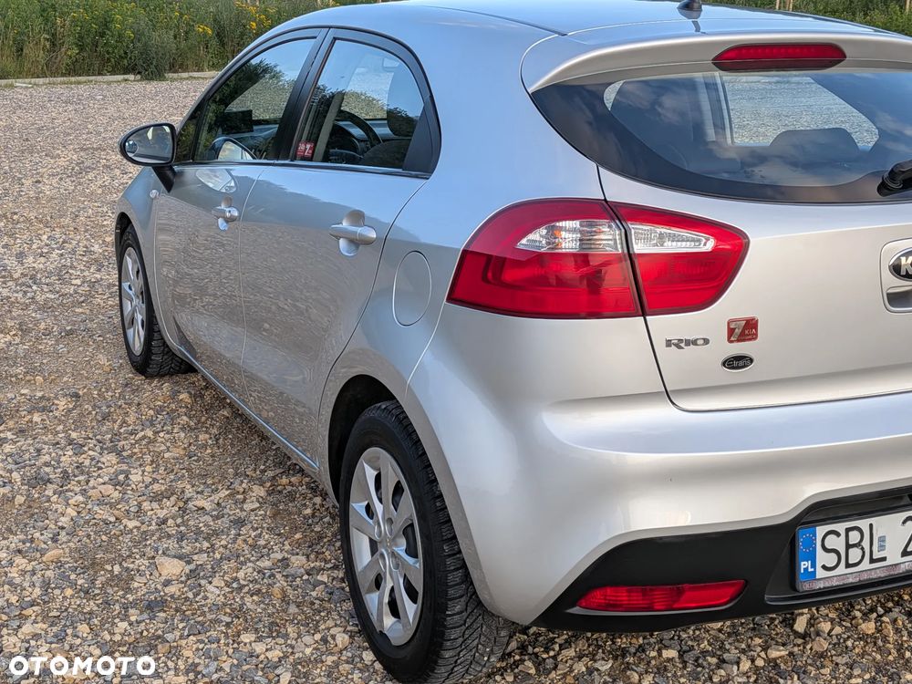 Kia Rio 1.2 L - 10