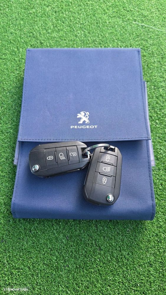 Peugeot 3008 1.5 BlueHDi Allure Pack - 19