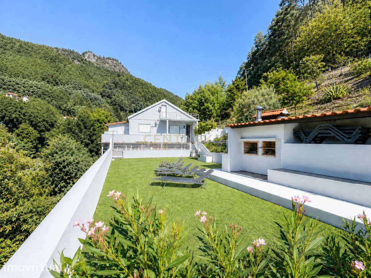 GERÊS | Propriedade com Várias Habitações, AL em Funcionamento e Eleva - Grande imagem: 2/53