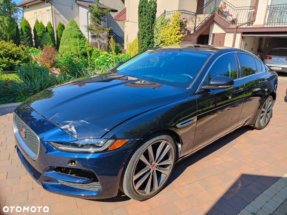 Jaguar XE P250 S - 3