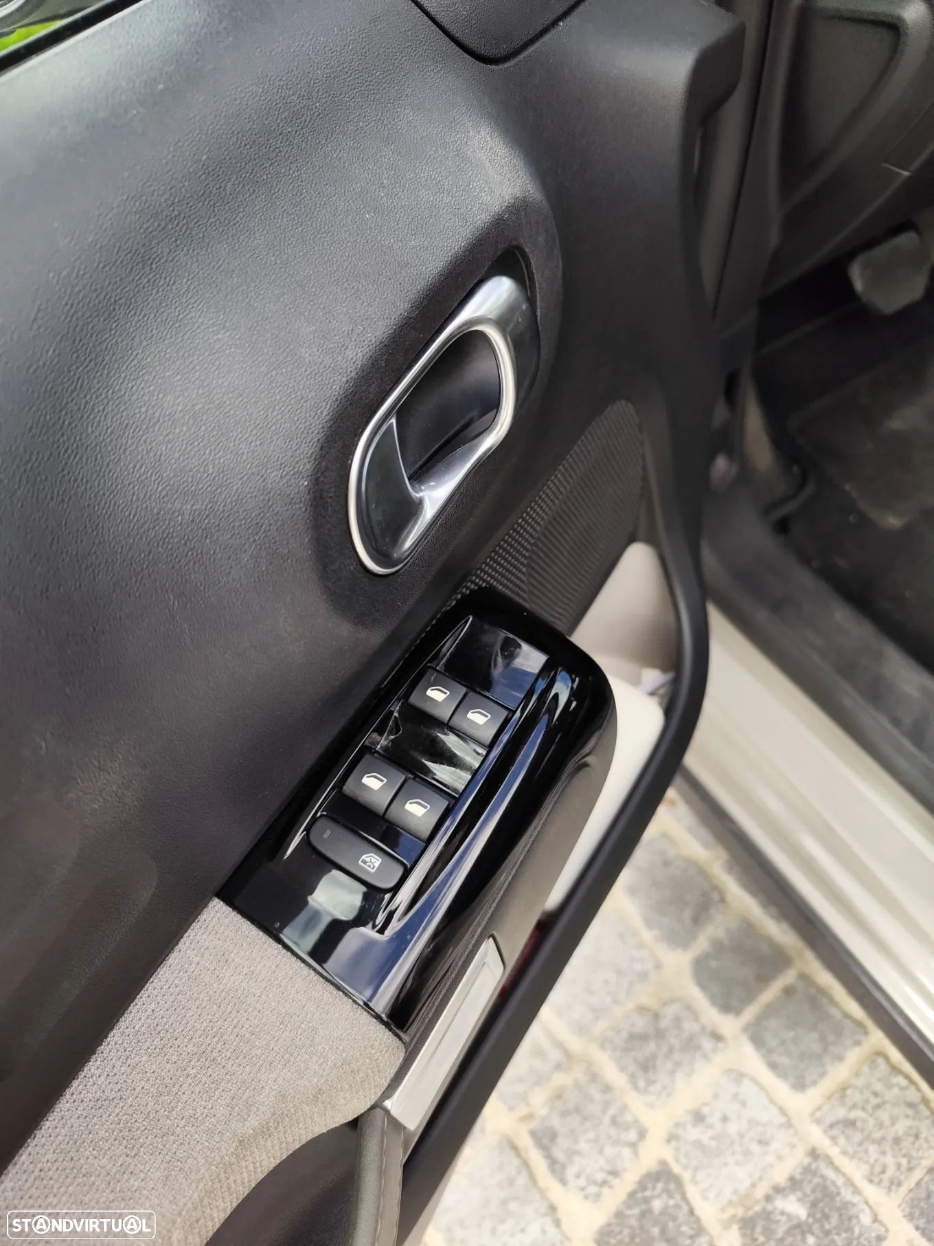 Citroën C3 1.2 PureTech Shine EAT6 - 11