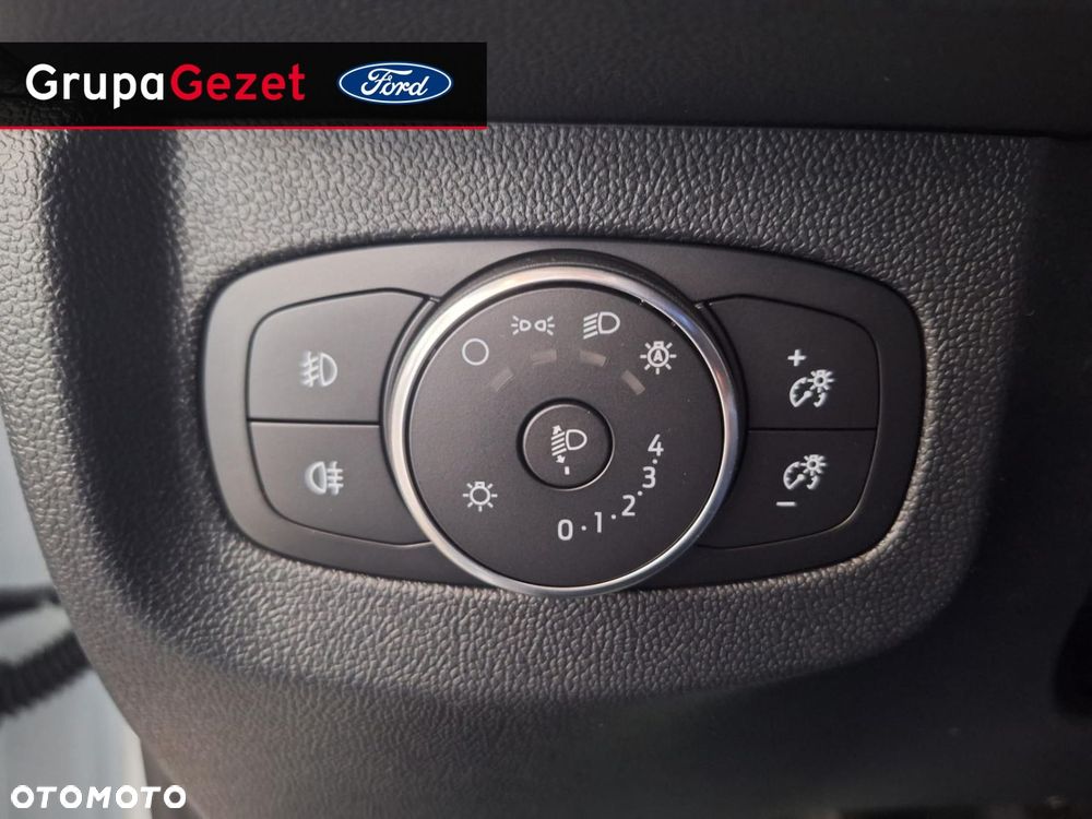 Ford Transit Courier - 11