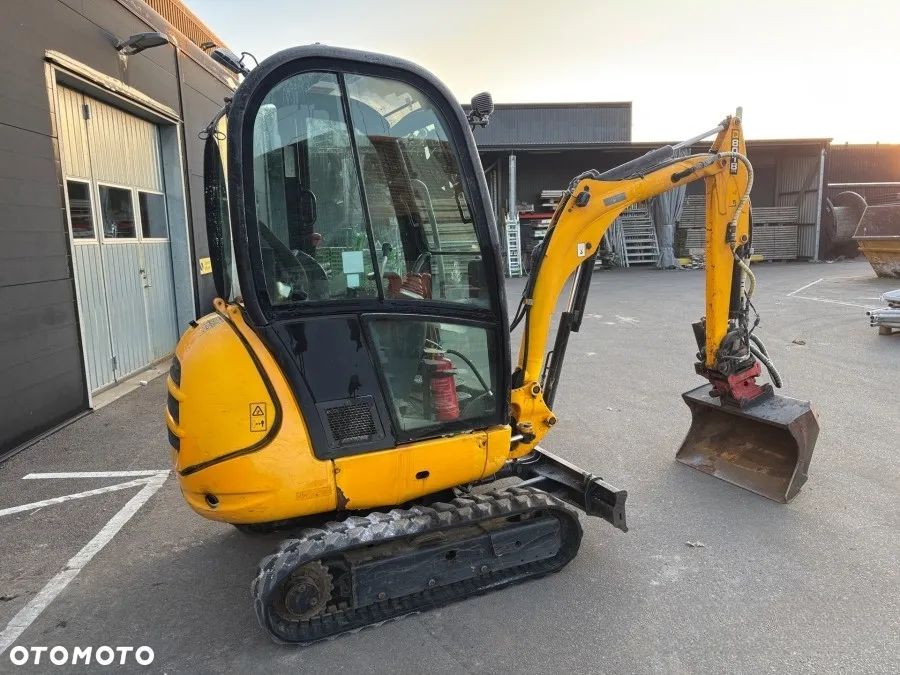 JCB 8018 - 4