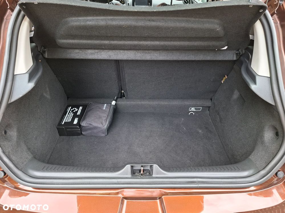 Renault Clio 1.2 16V 75 Life - 14
