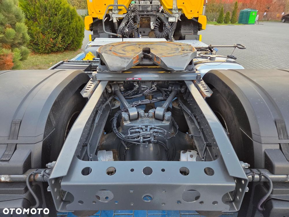 Mercedes-Benz Actros - 16