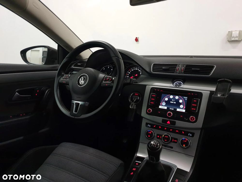 Volkswagen Passat CC - 11