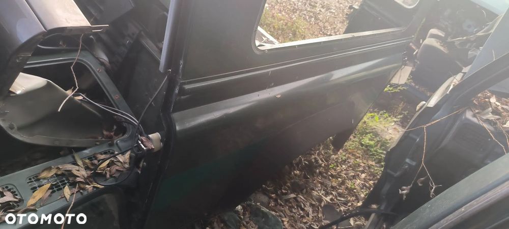 Land Rover Defender 90 SW TD 5 Pas tylny - 4