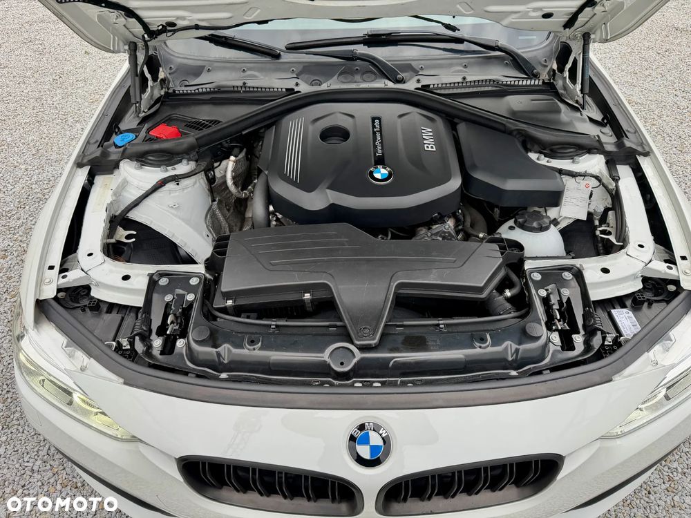 BMW Seria 3 318i - 40