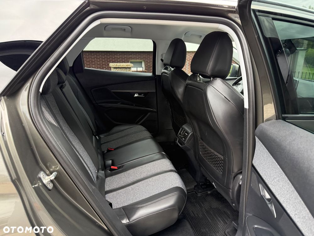 Peugeot 3008 HDi 150 Allure - 12