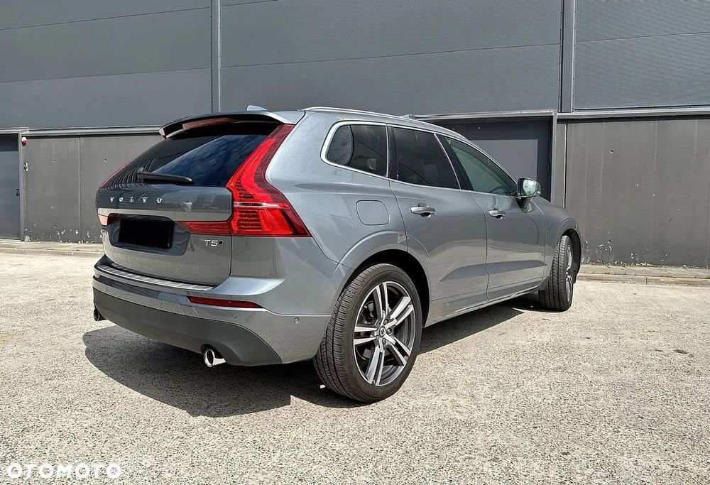 Volvo XC 60 T5 AWD Momentum - 5