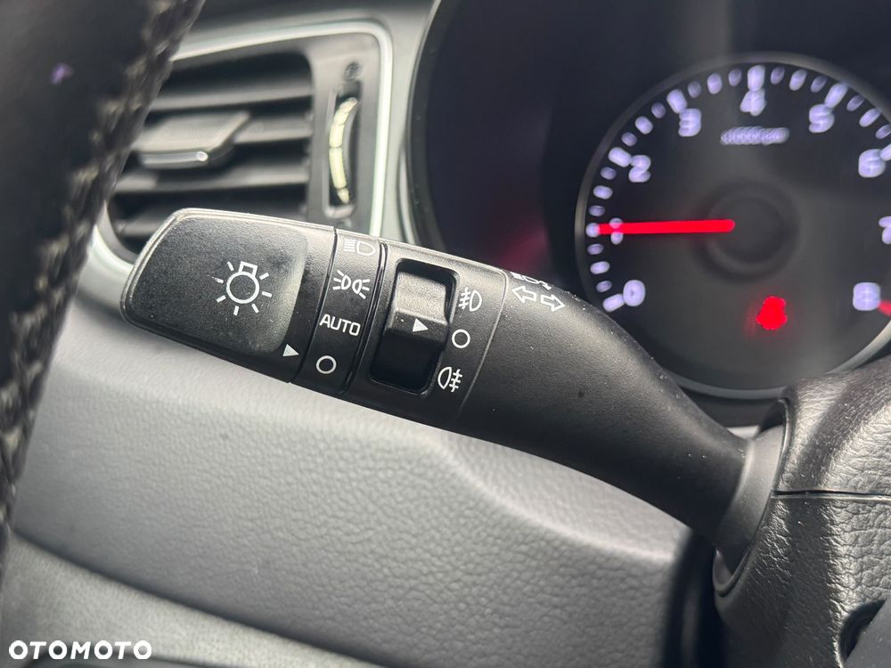 Kia Carens 1.6 GDI Dream Team Edition - 19