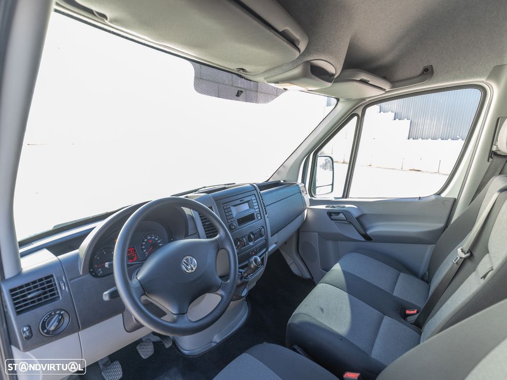 VW Crafter 35 2.0 TDI L3H3 Médio TA 7L - 7