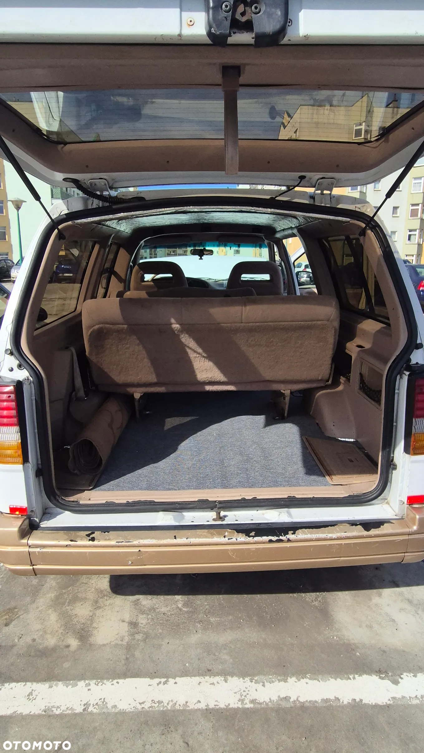 Ford Aerostar - 7