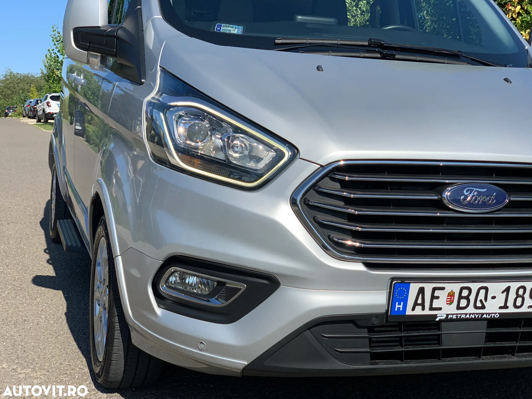 Ford Tourneo Custom Bus 320 2.0 EcoBlue 150 CP L2H1 Titanium X - 2