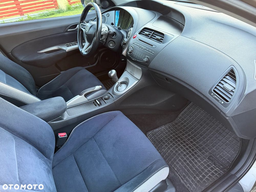 Honda Civic 1.8i-VTEC 50 Jahre Edition - 22