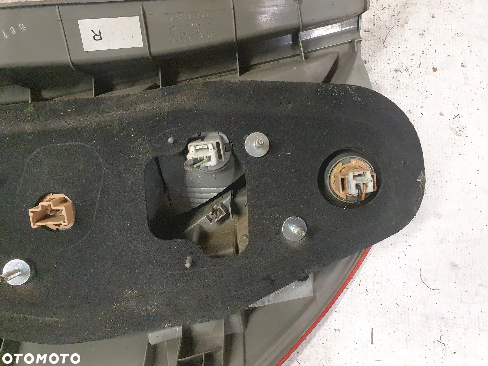 * LAMPA TYLNA PRAWA TYŁ PRAWO HONDA FR-V - 8